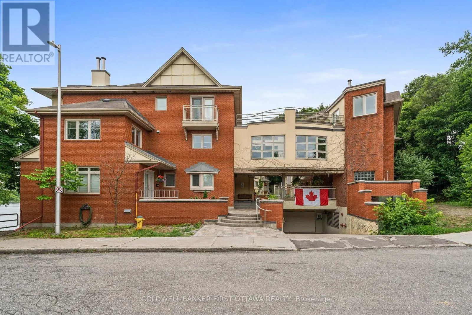 111F - 250 FOUNTAIN PLACE