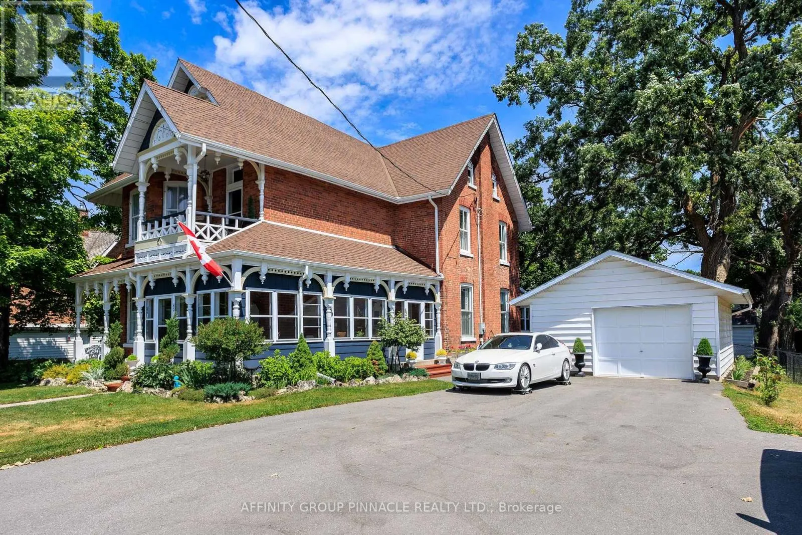 42 OAK STREET