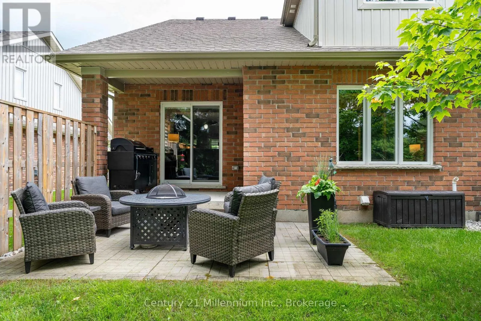 35 RUSSETT DRIVE