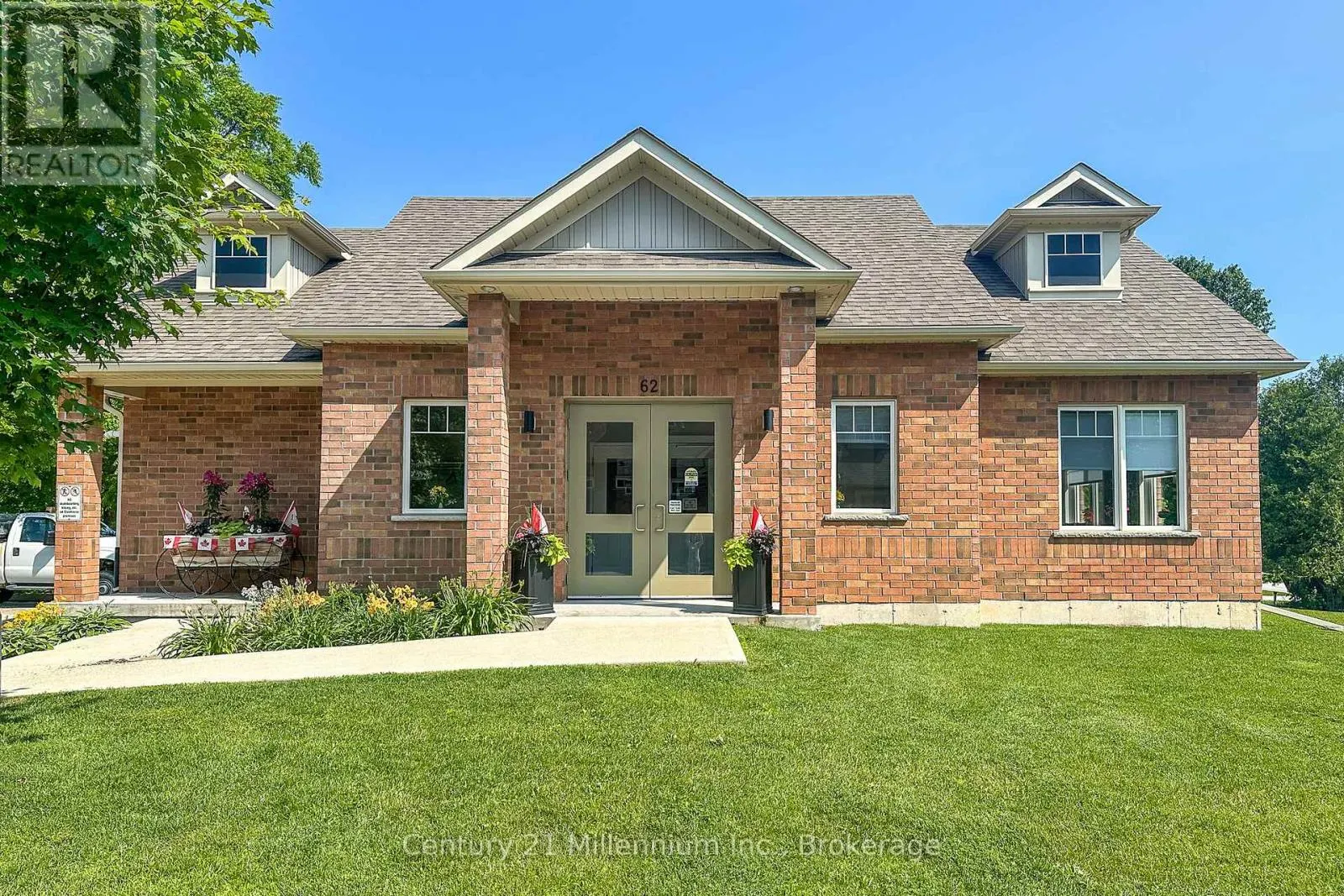 35 RUSSETT DRIVE