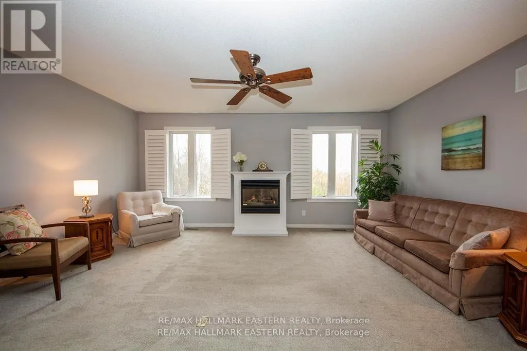 14 - 877 WENTWORTH STREET, #14