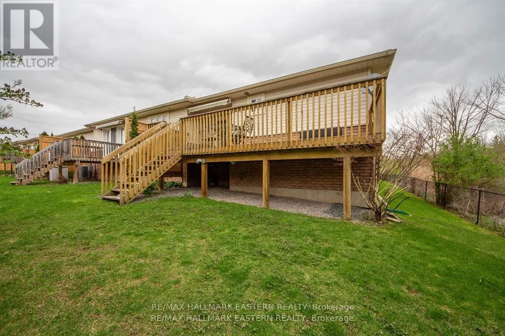 14 - 877 WENTWORTH STREET, #14