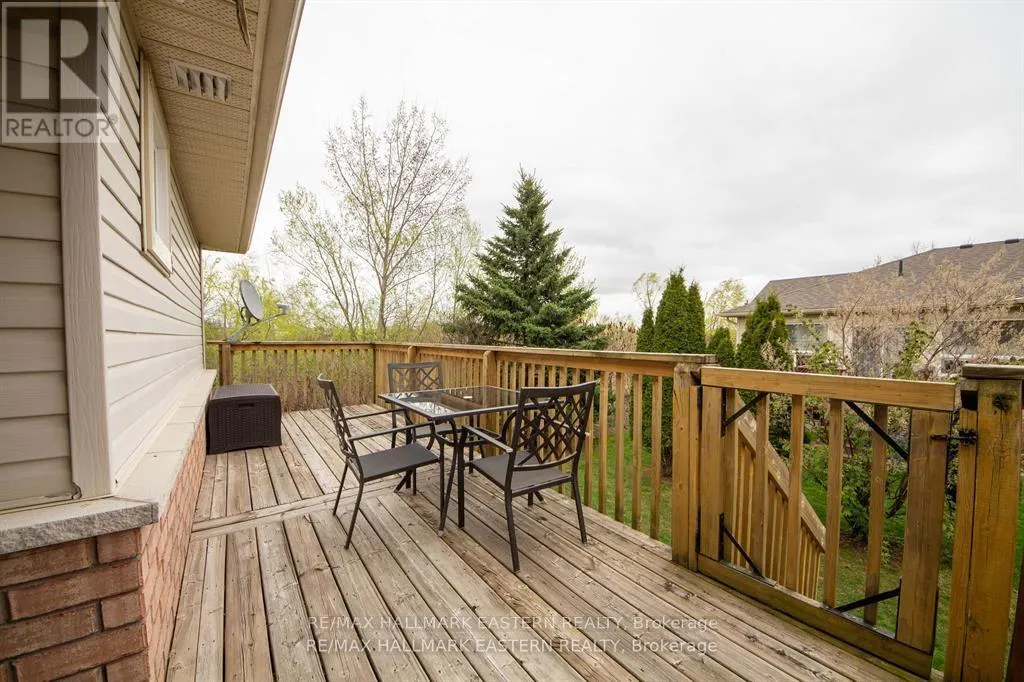 14 - 877 WENTWORTH STREET, #14