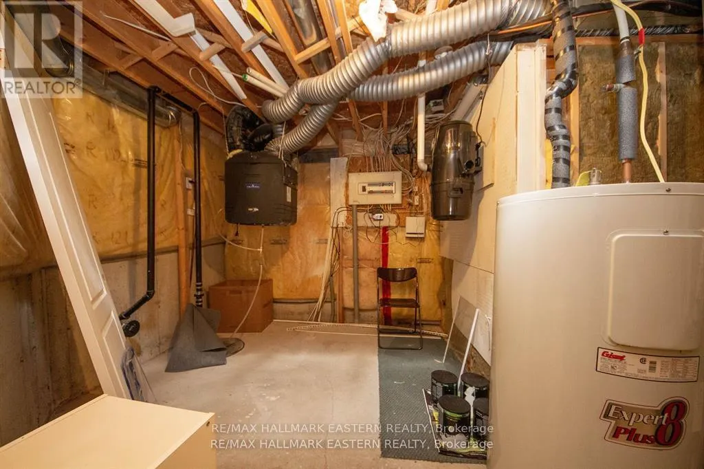 14 - 877 WENTWORTH STREET, #14