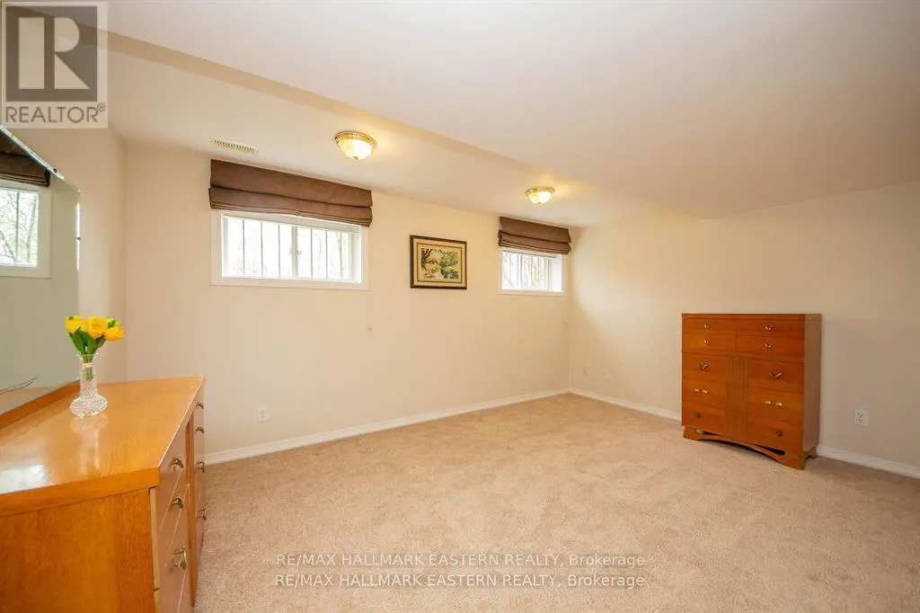 14 - 877 WENTWORTH STREET, #14