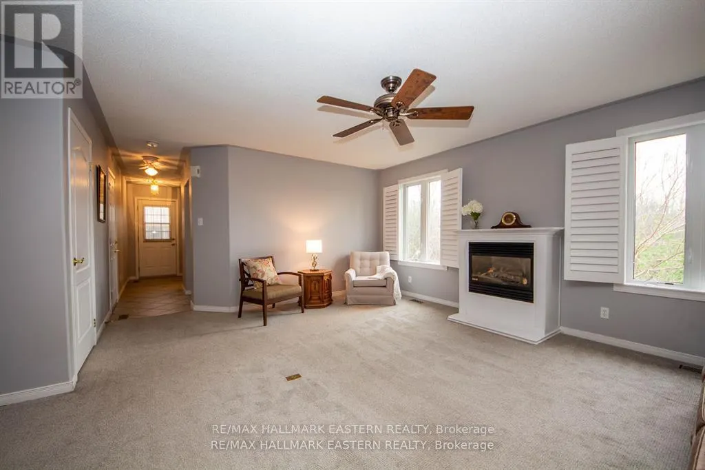 14 - 877 WENTWORTH STREET, #14