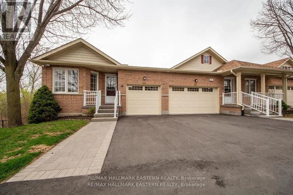 14 - 877 WENTWORTH STREET, #14