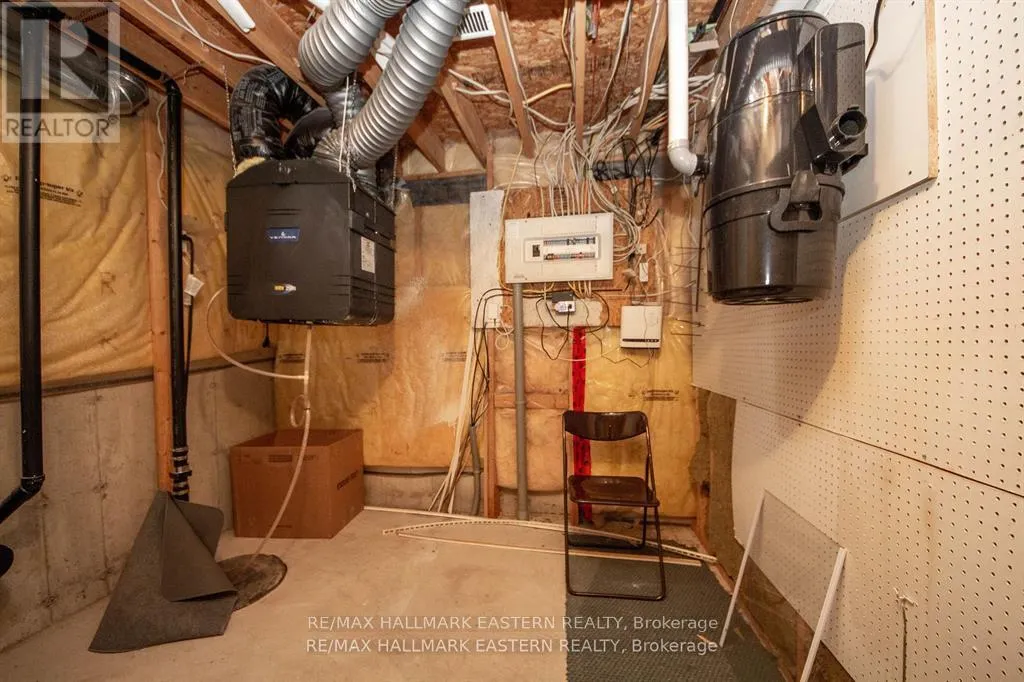 14 - 877 WENTWORTH STREET, #14