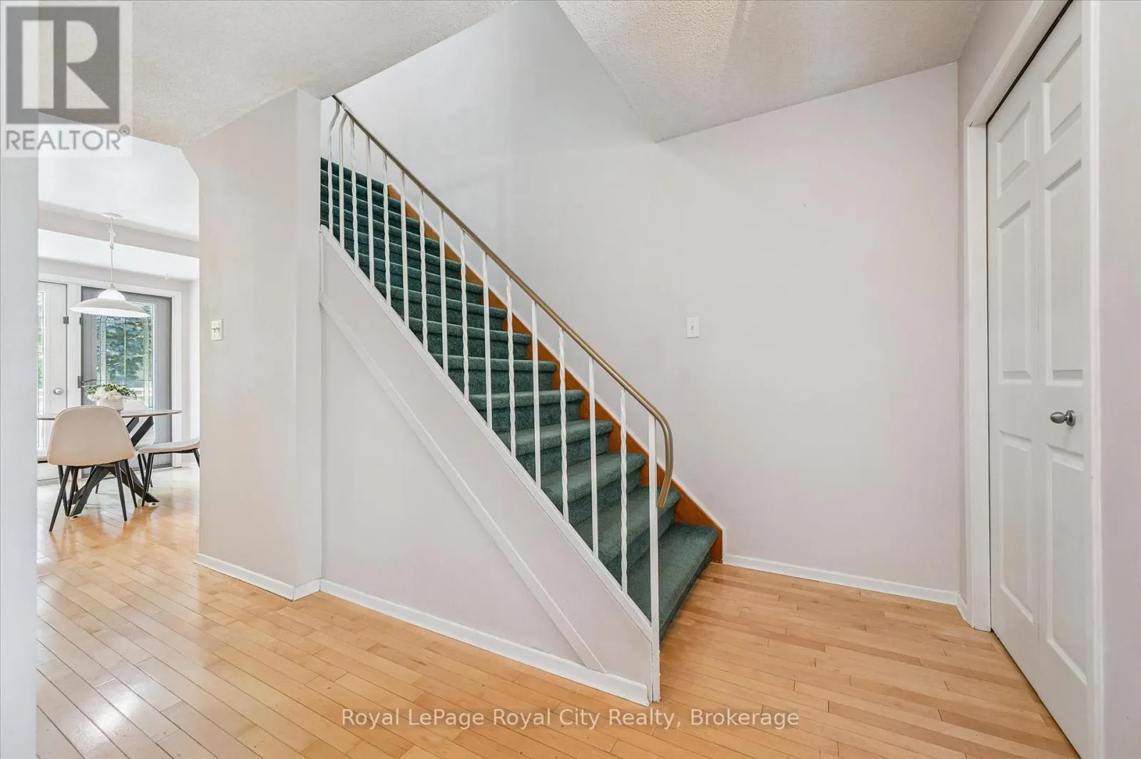 17 SPRINGDALE BOULEVARD