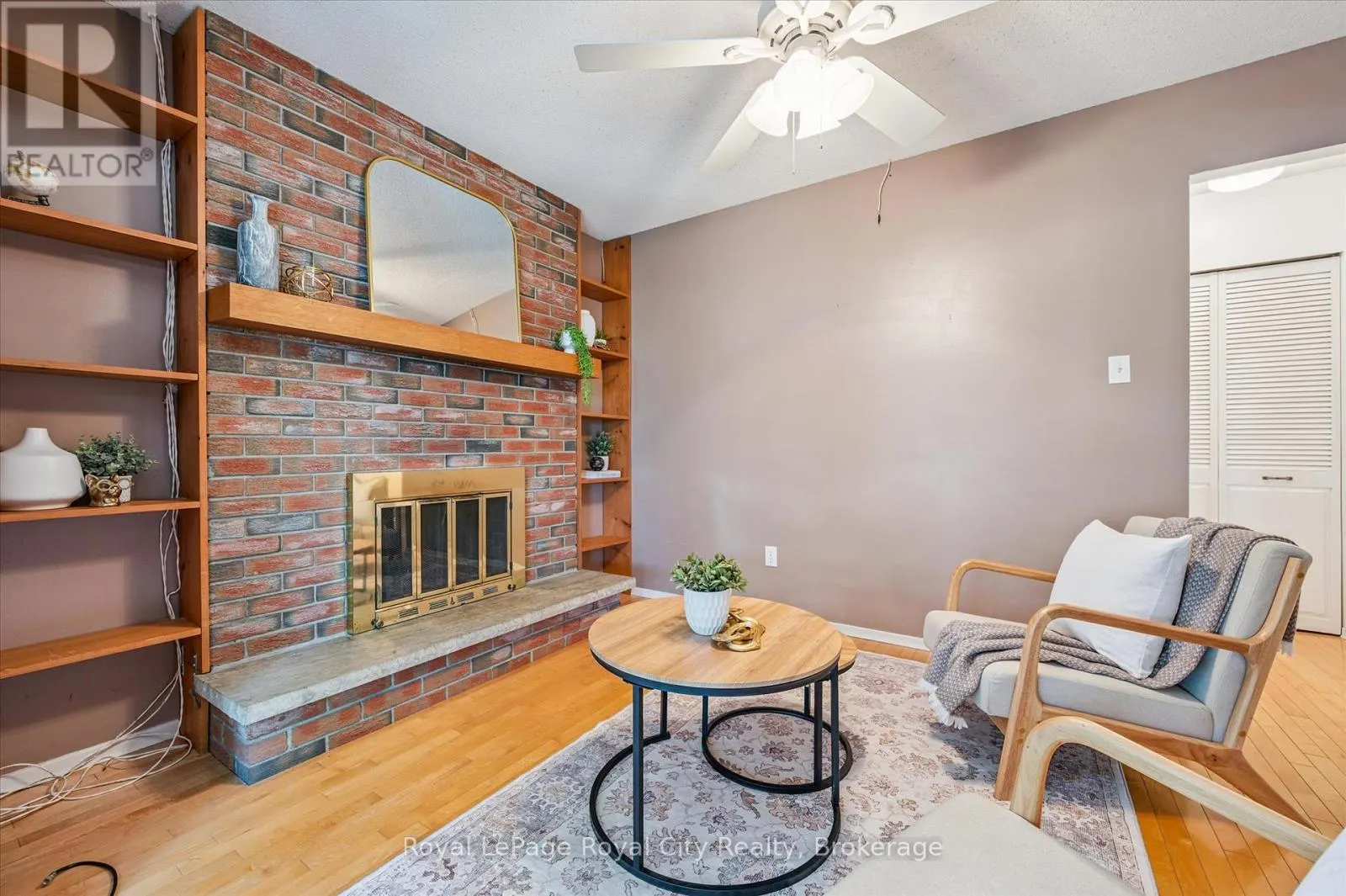 17 SPRINGDALE BOULEVARD