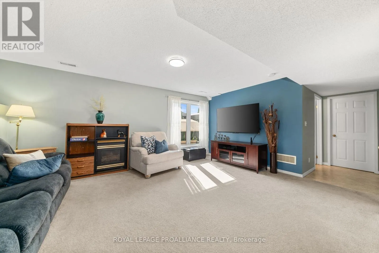 119 UNIVERSITY AVENUE