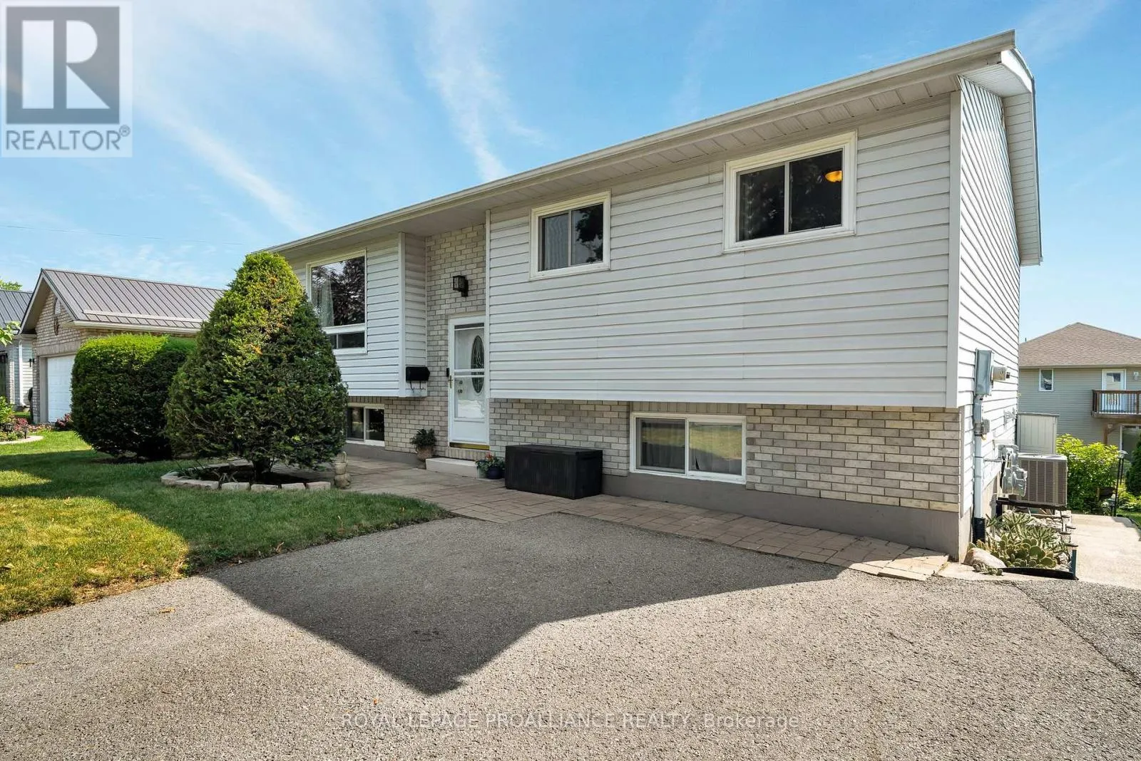 119 UNIVERSITY AVENUE
