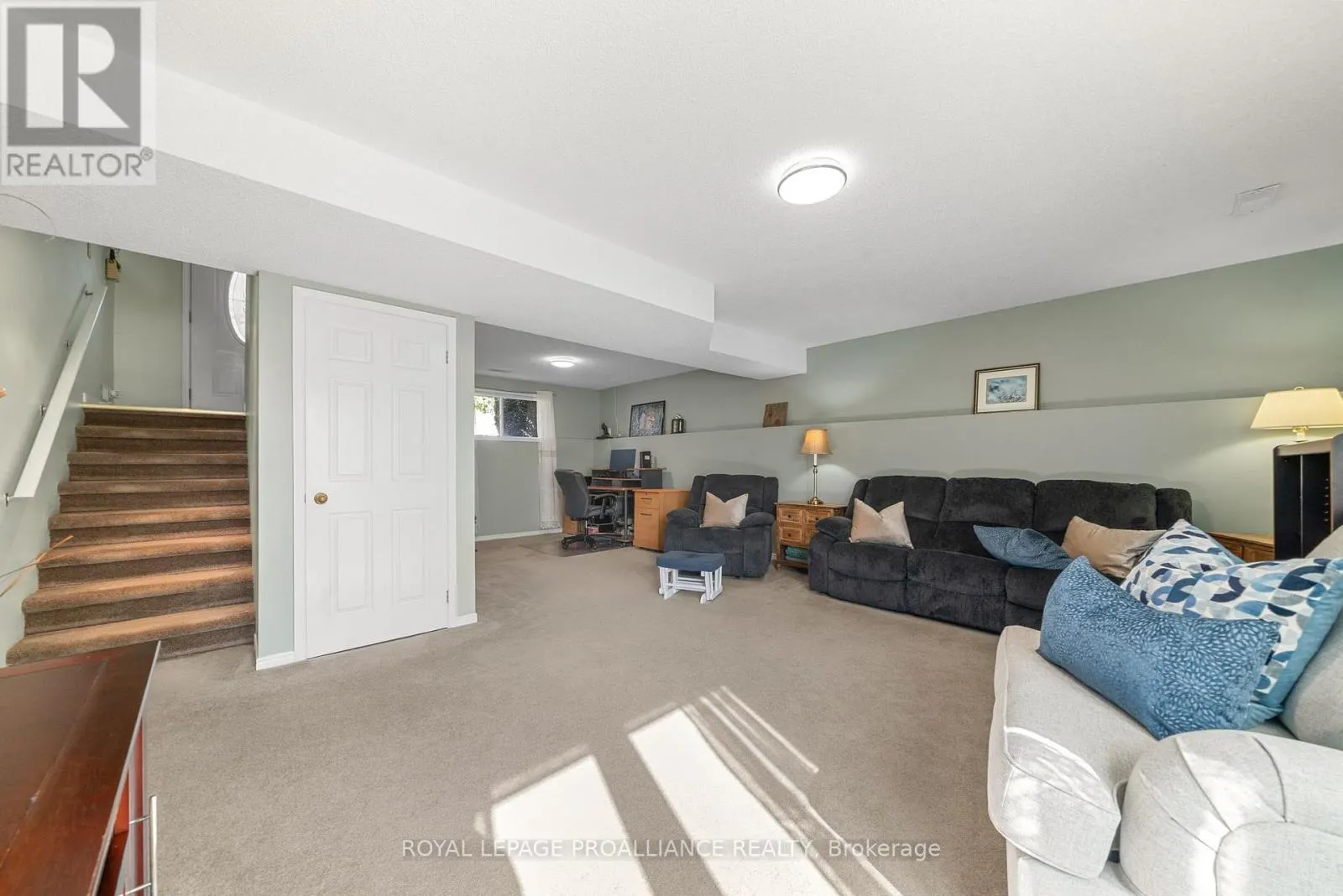 119 UNIVERSITY AVENUE