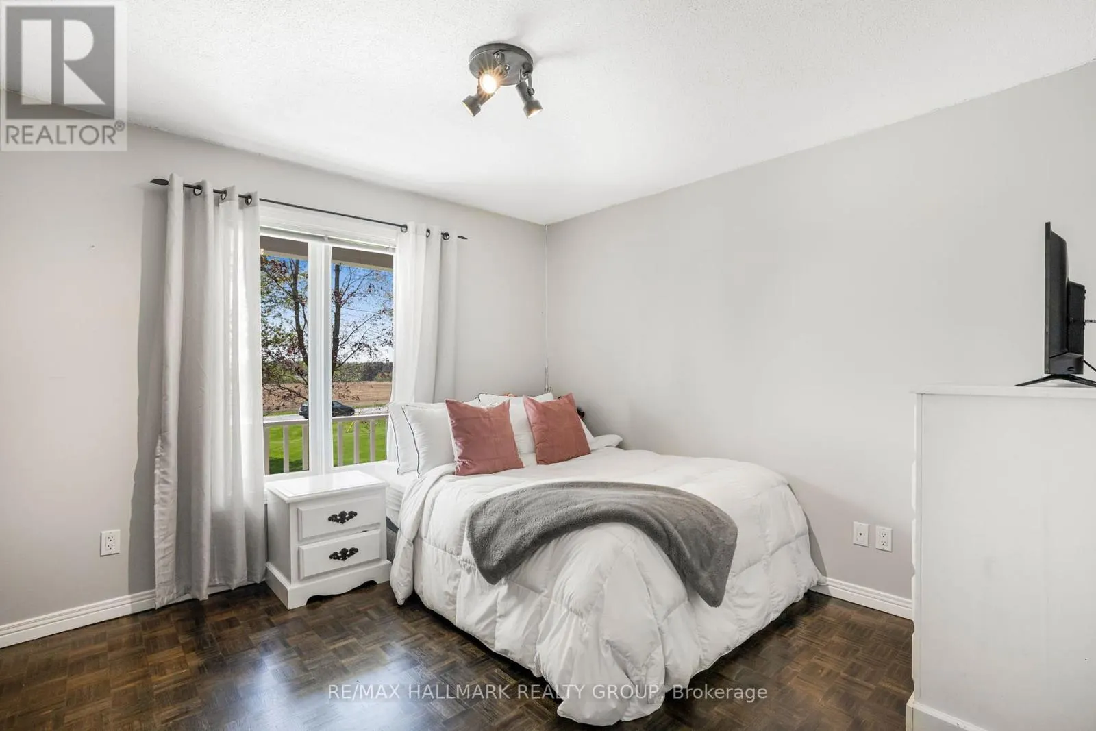 1211 LACROIX ROAD