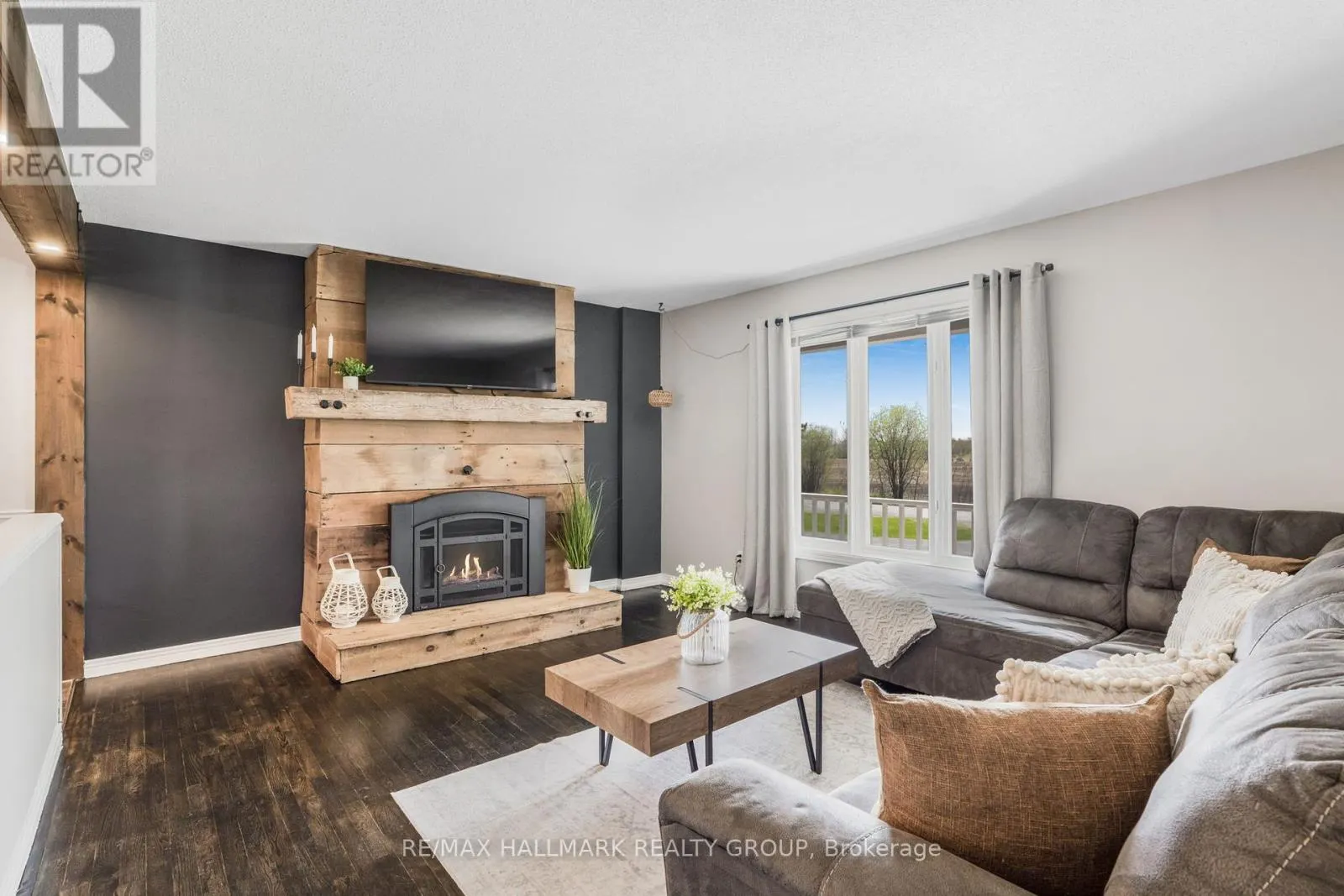 1211 LACROIX ROAD