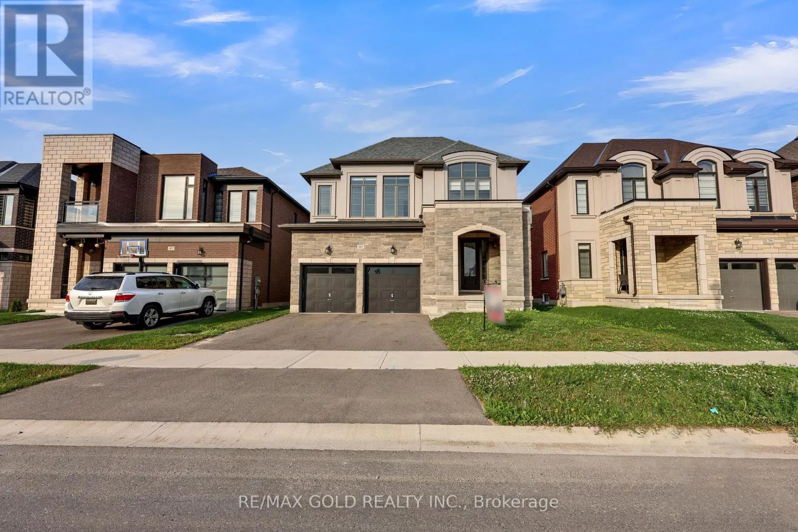 803 QUEENSTON BOULEVARD