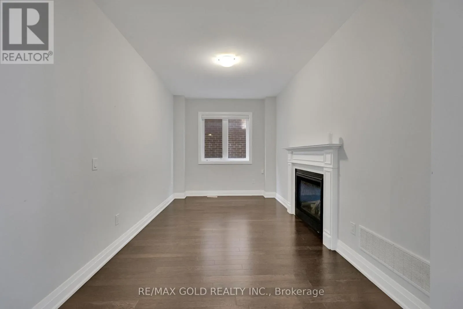 803 QUEENSTON BOULEVARD