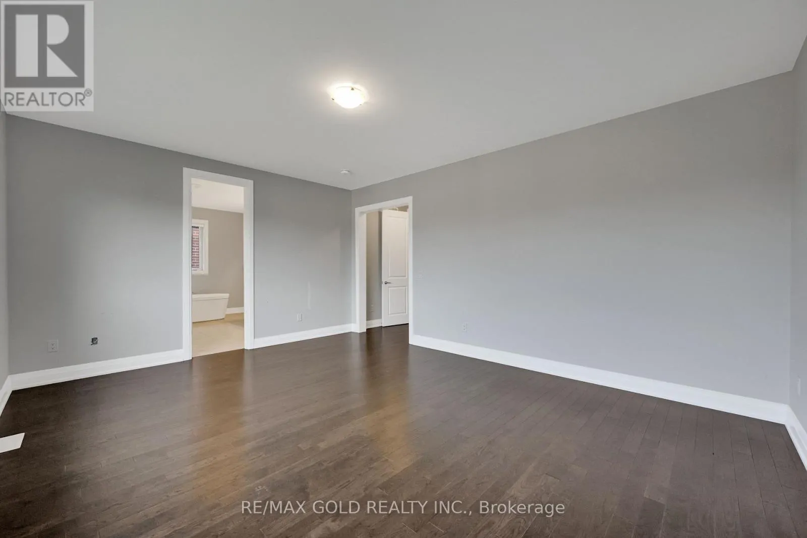 803 QUEENSTON BOULEVARD