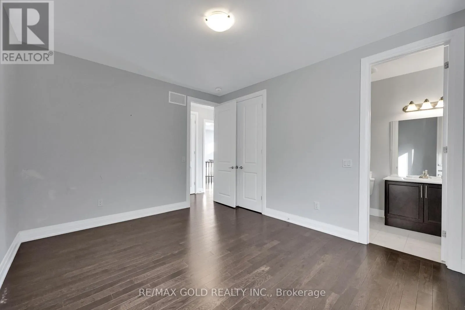 803 QUEENSTON BOULEVARD
