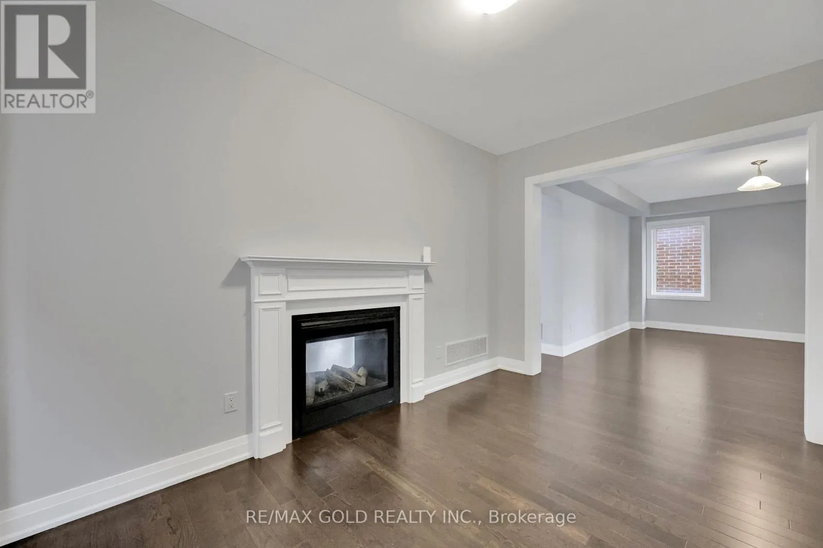803 QUEENSTON BOULEVARD