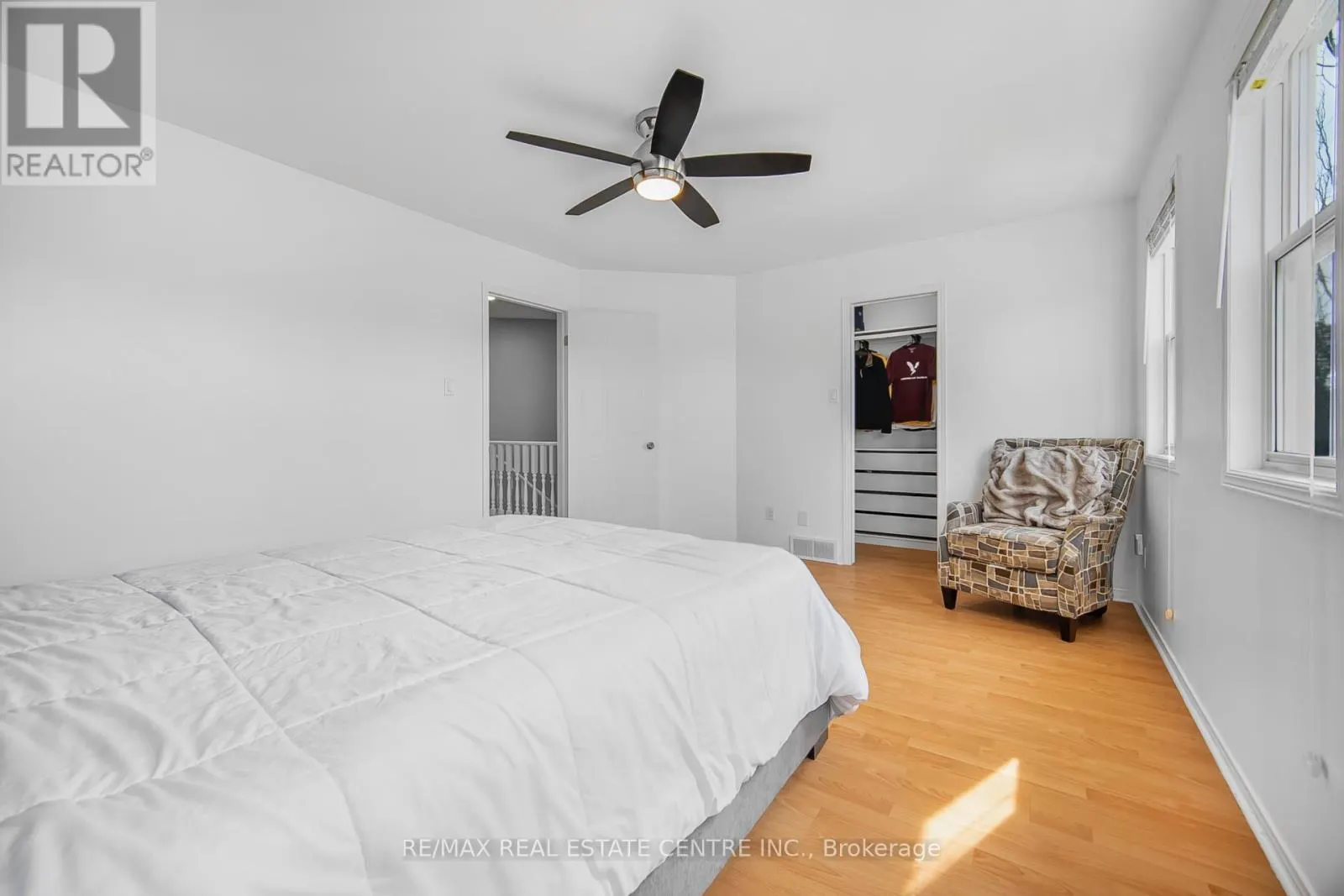 6 EULA WHITE PLACE