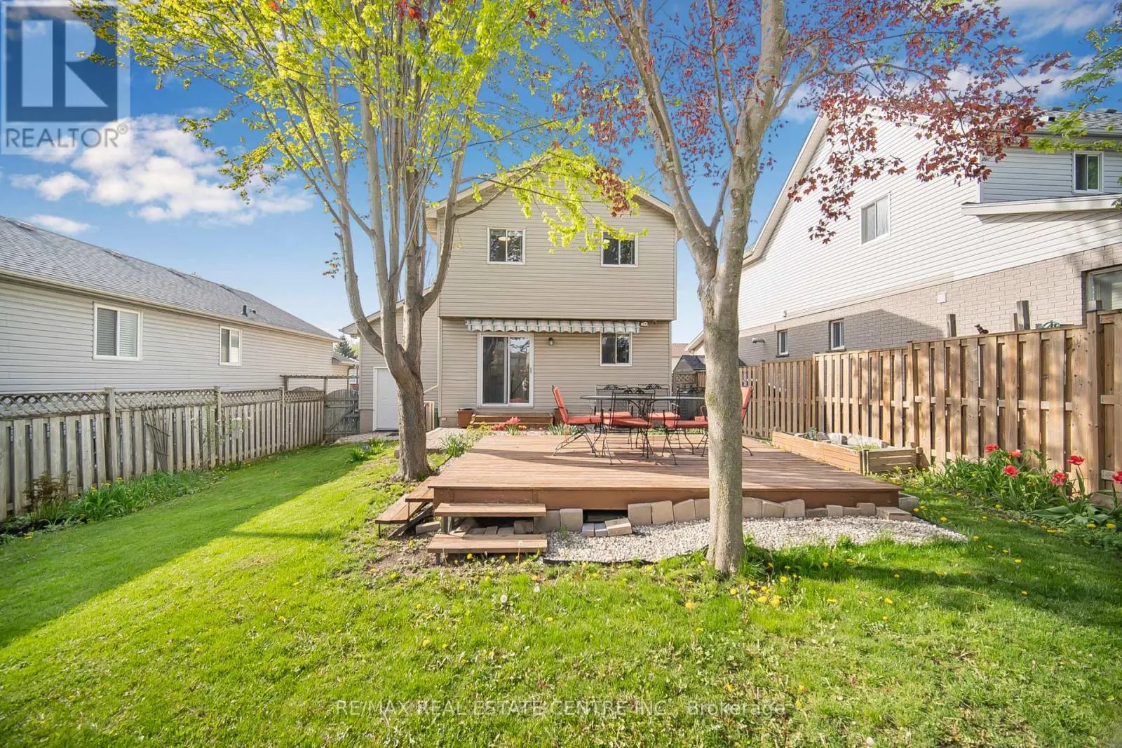 6 EULA WHITE PLACE