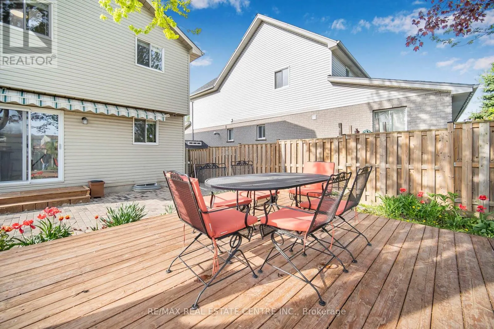 6 EULA WHITE PLACE