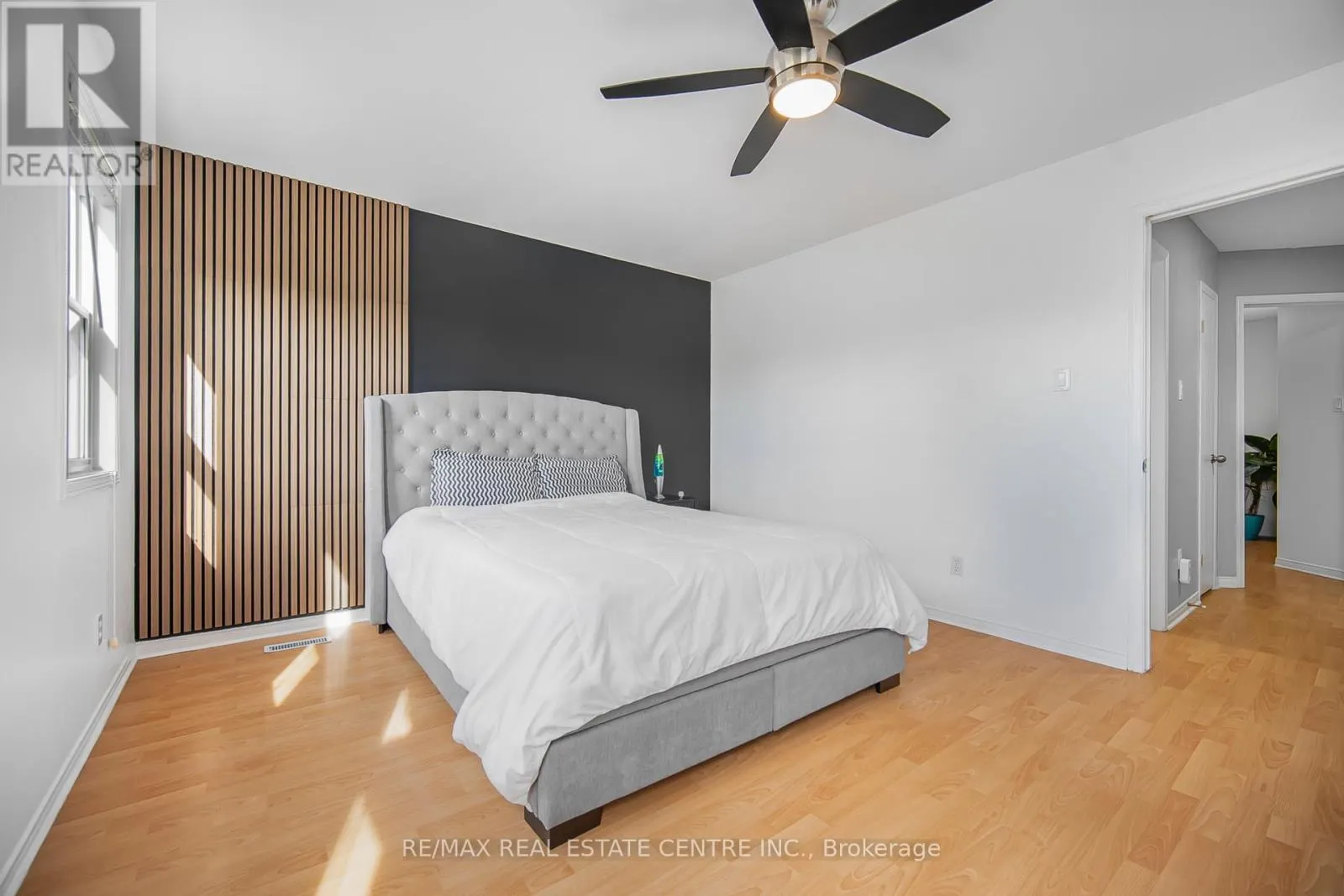 6 EULA WHITE PLACE