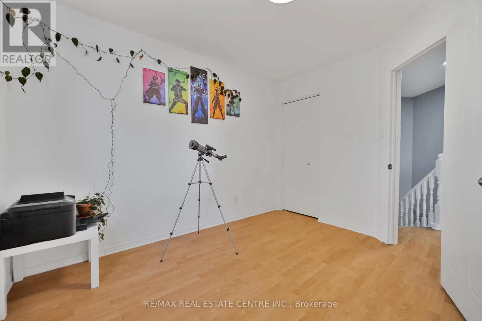 6 EULA WHITE PLACE