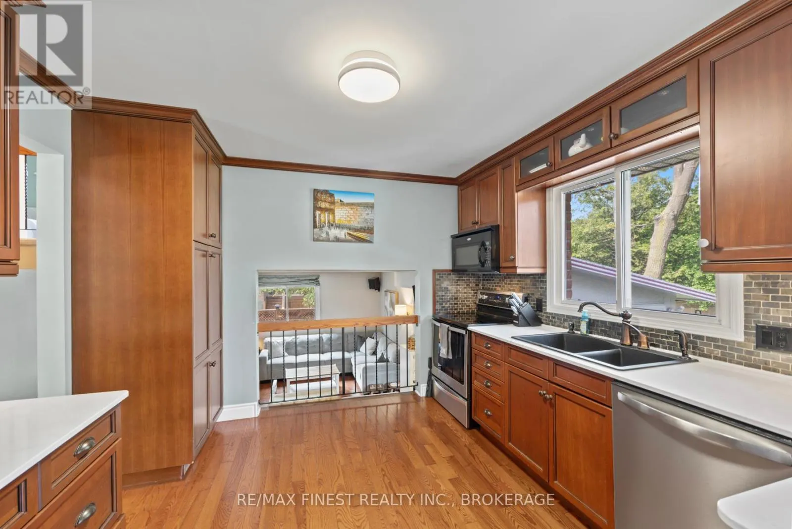 1059 PEMBRIDGE CRESCENT