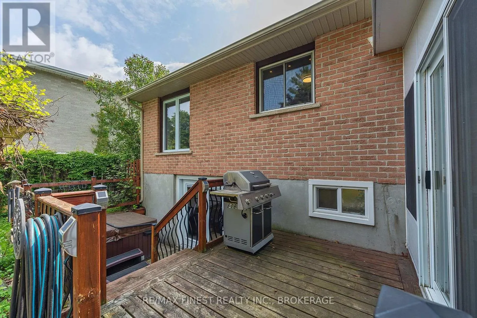 1059 PEMBRIDGE CRESCENT
