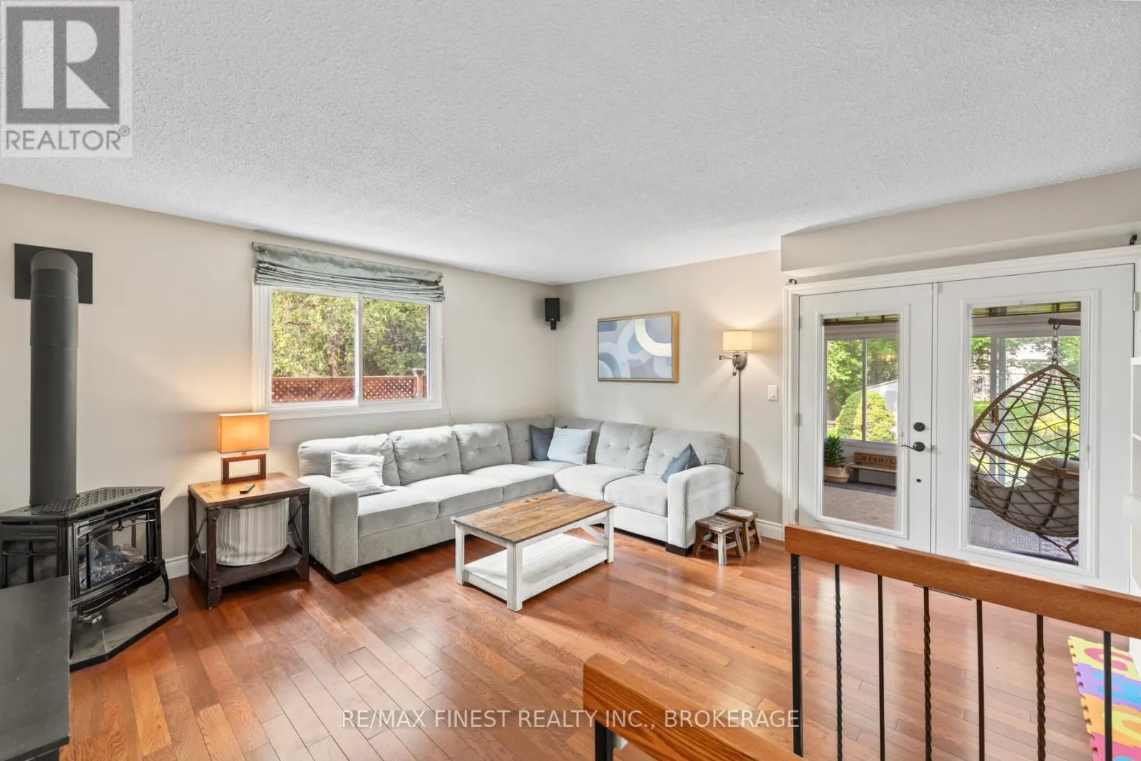 1059 PEMBRIDGE CRESCENT