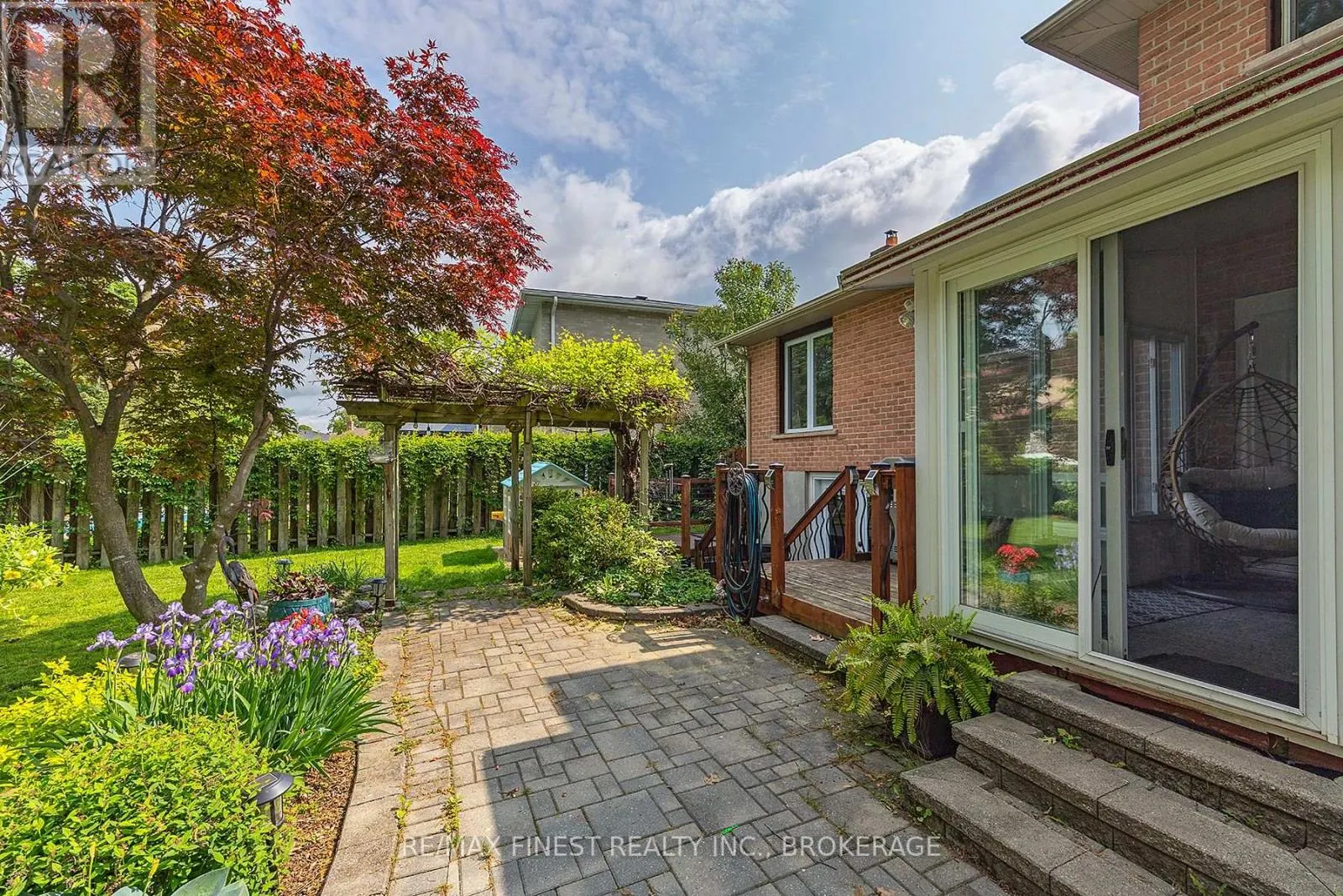 1059 PEMBRIDGE CRESCENT