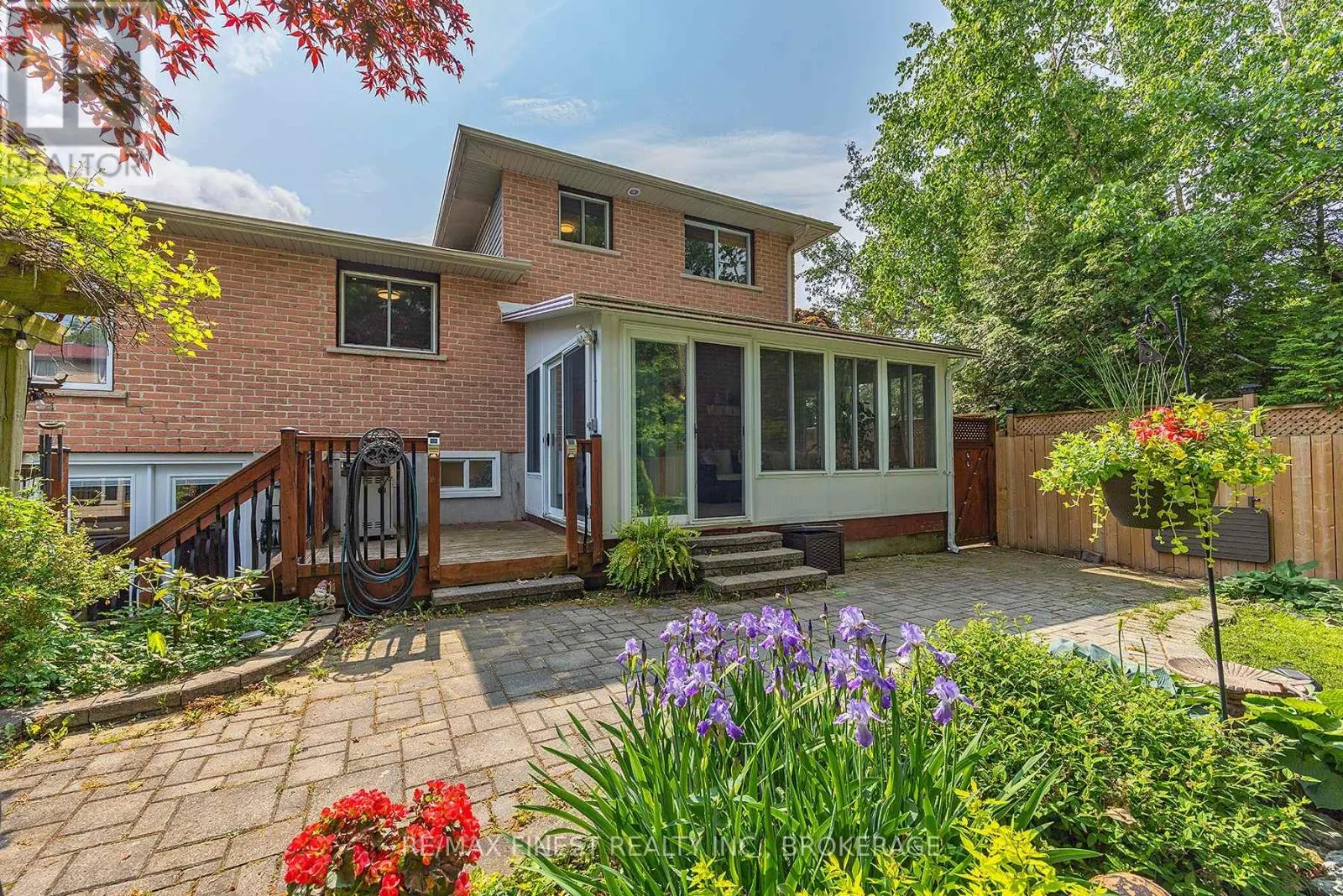 1059 PEMBRIDGE CRESCENT