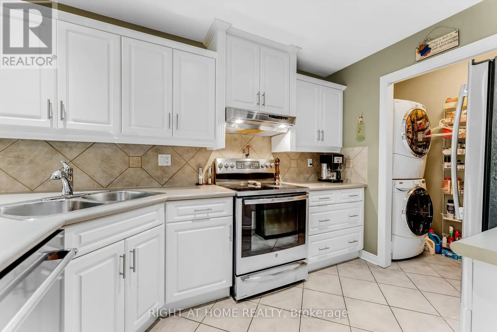 3 - 1448 NIAGARA STONE ROAD