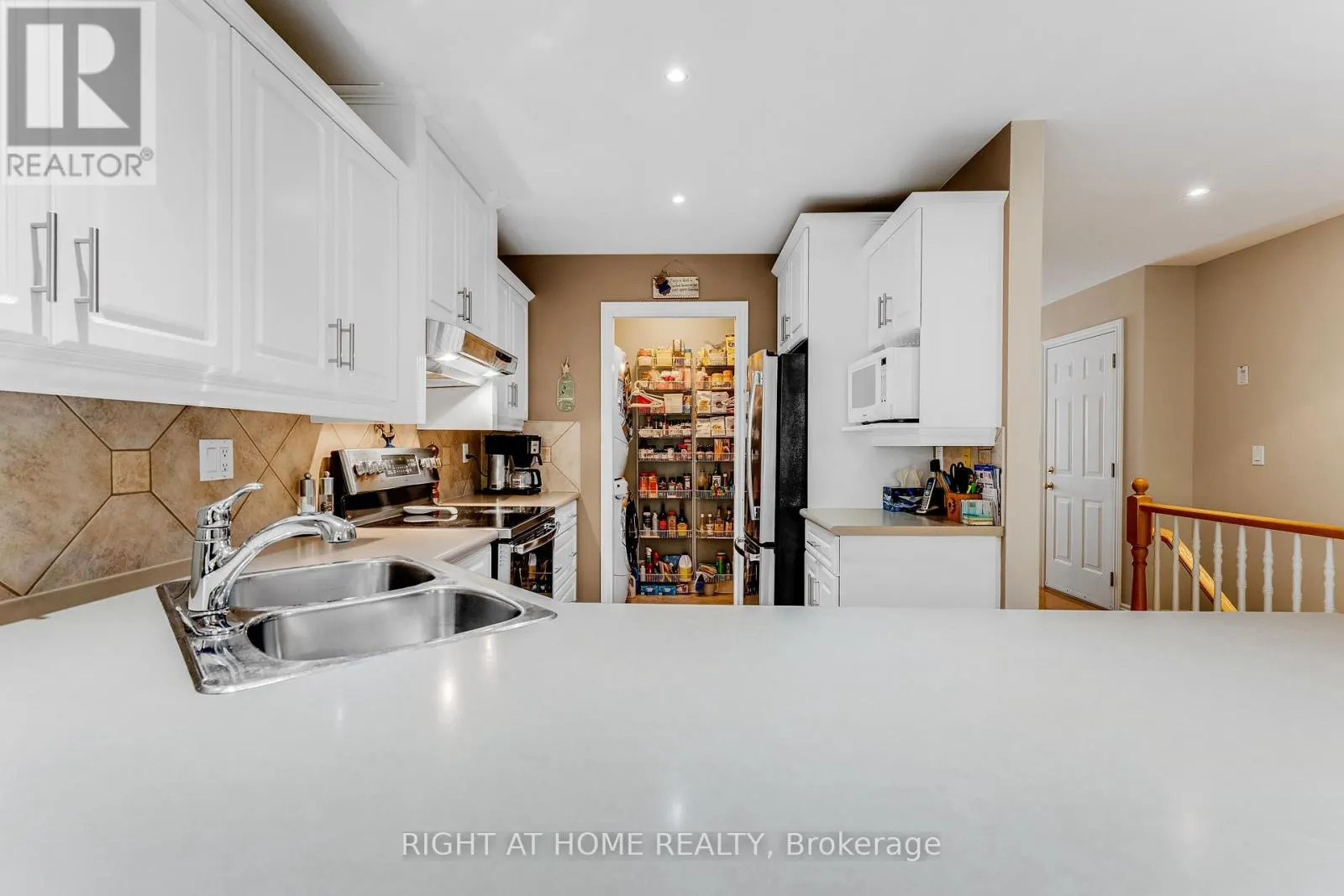 3 - 1448 NIAGARA STONE ROAD