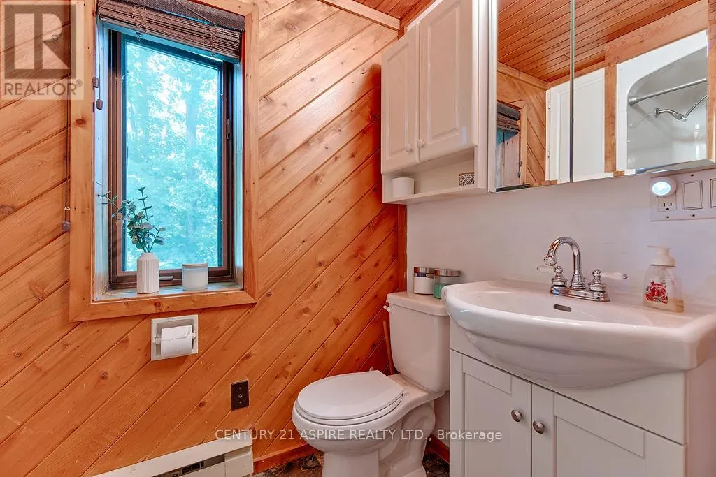 551 WHISPERING PINES CRESCENT