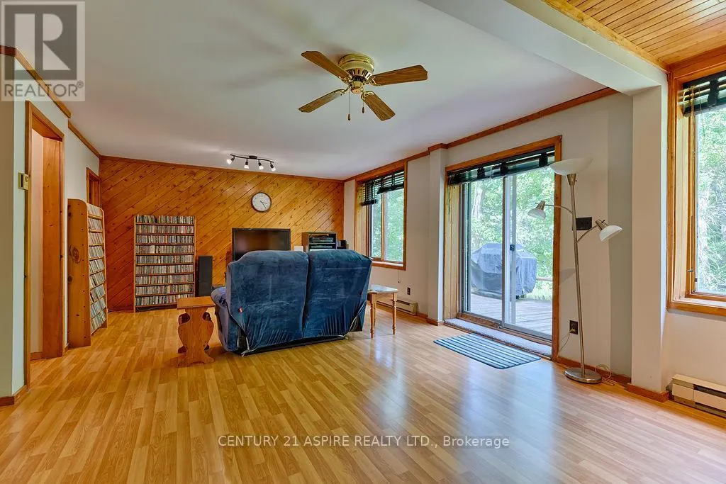 551 WHISPERING PINES CRESCENT
