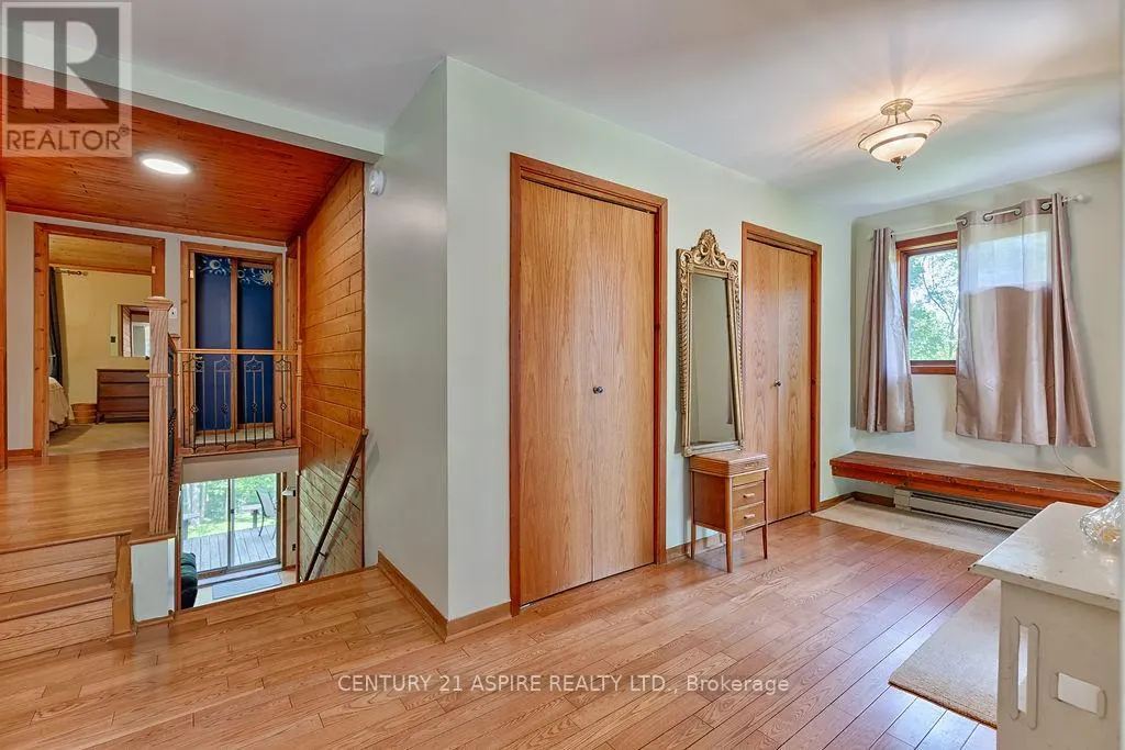 551 WHISPERING PINES CRESCENT