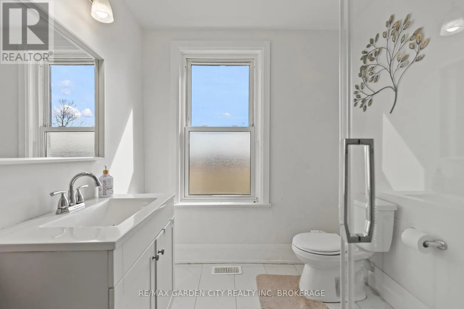 997 NIAGARA STONE ROAD