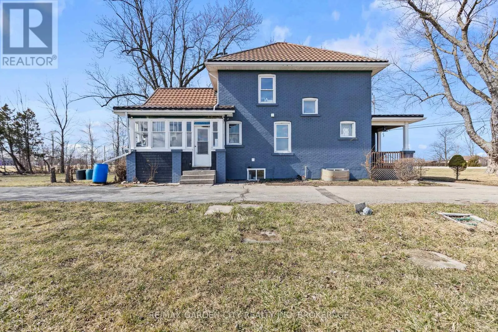997 NIAGARA STONE ROAD