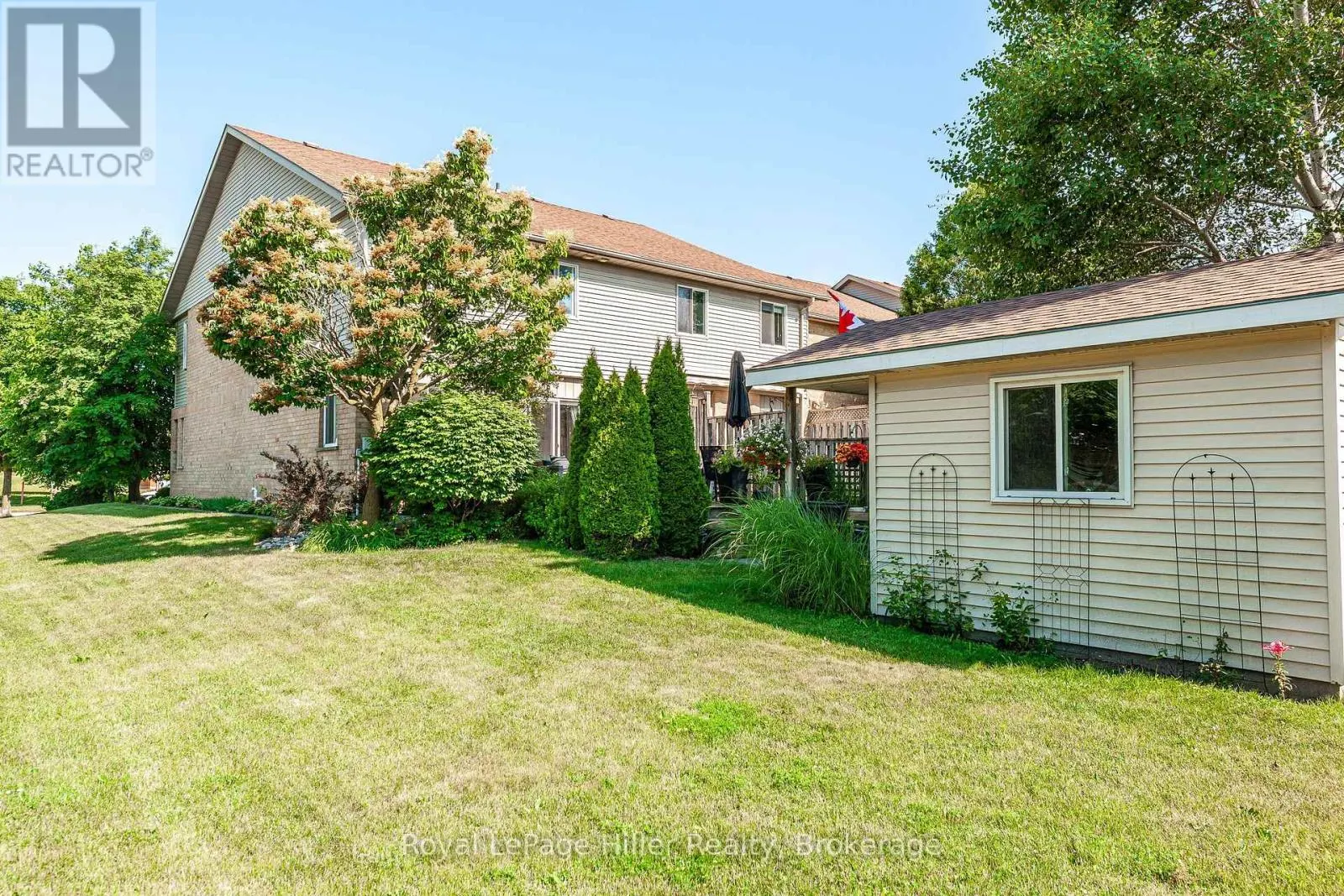 421 GREENWOOD DRIVE