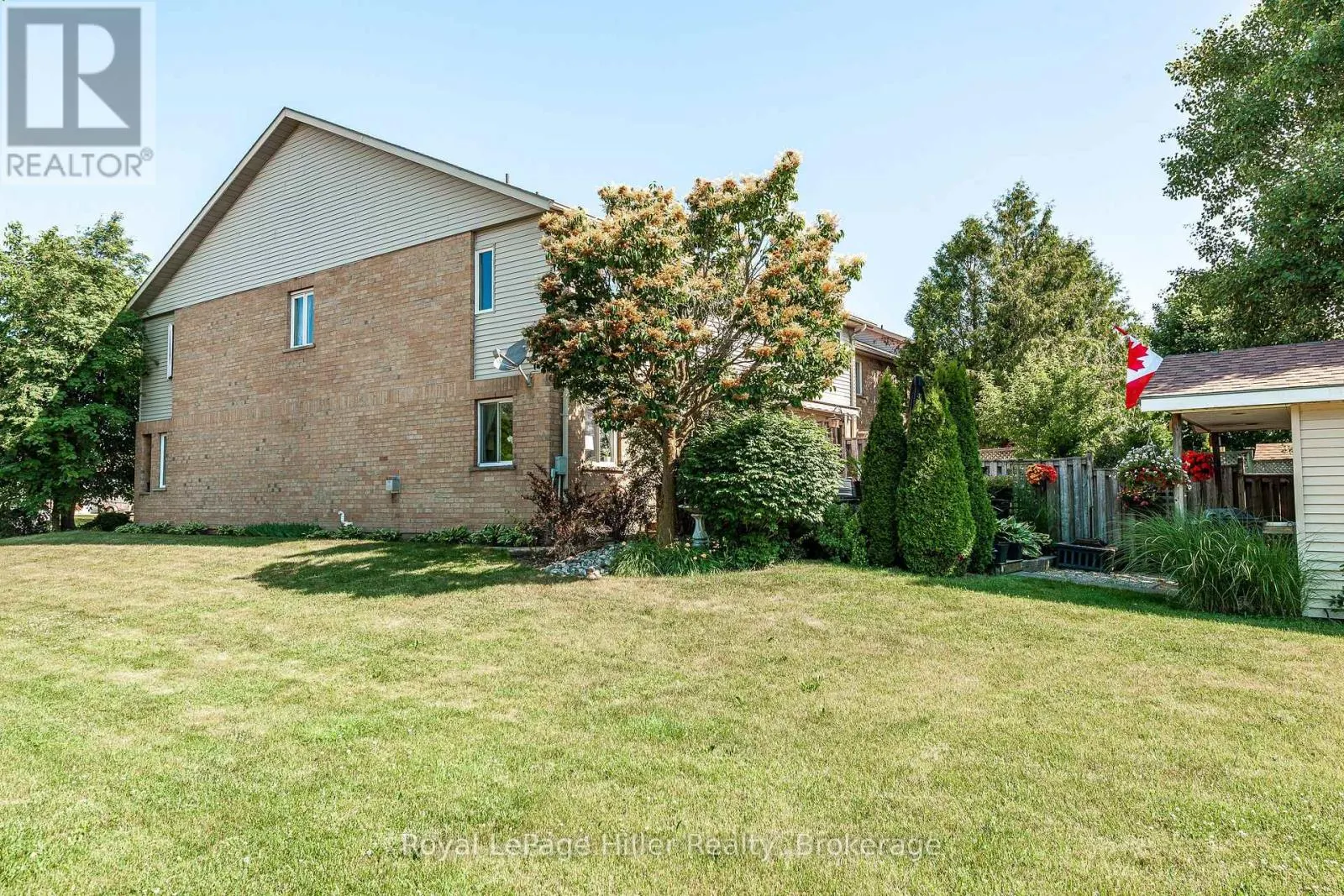 421 GREENWOOD DRIVE