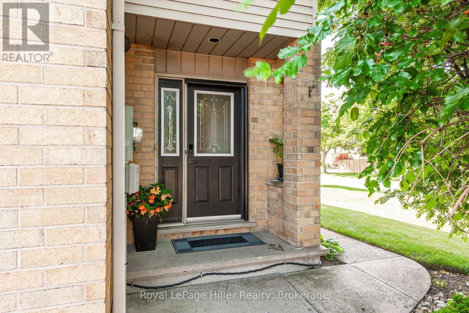 421 GREENWOOD DRIVE