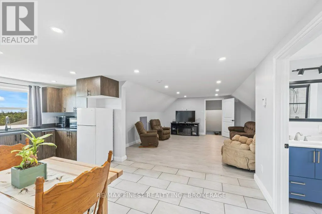 952 COUNTY ROAD 6