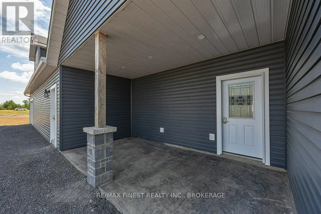 952 COUNTY ROAD 6