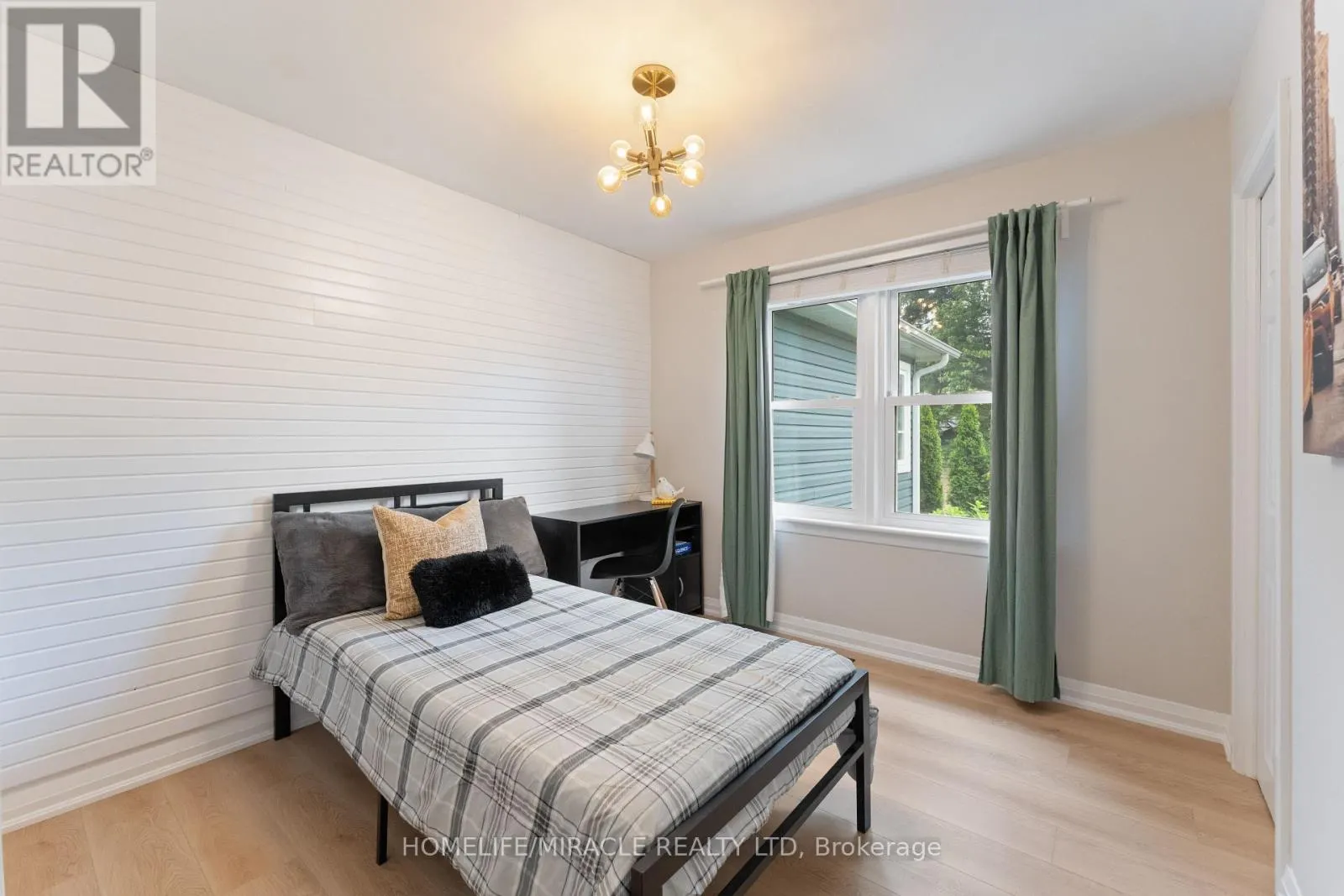 136 MOHAWK ROAD