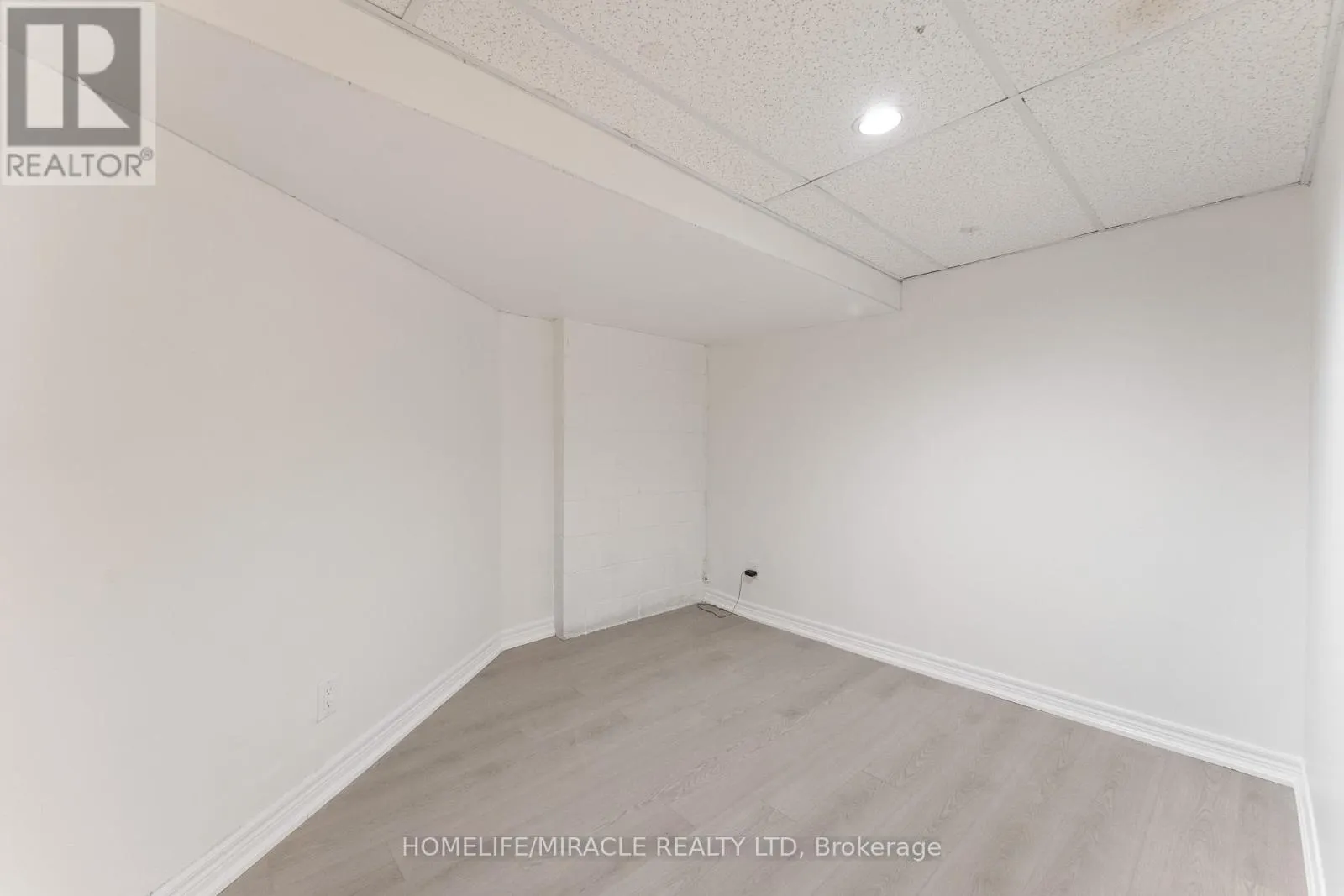 136 MOHAWK ROAD