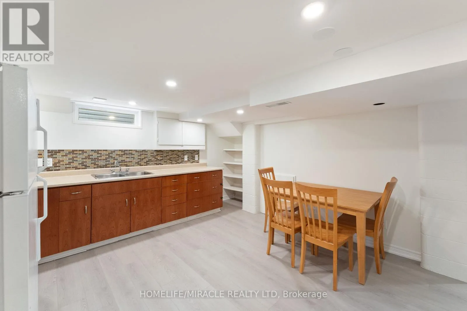 136 MOHAWK ROAD