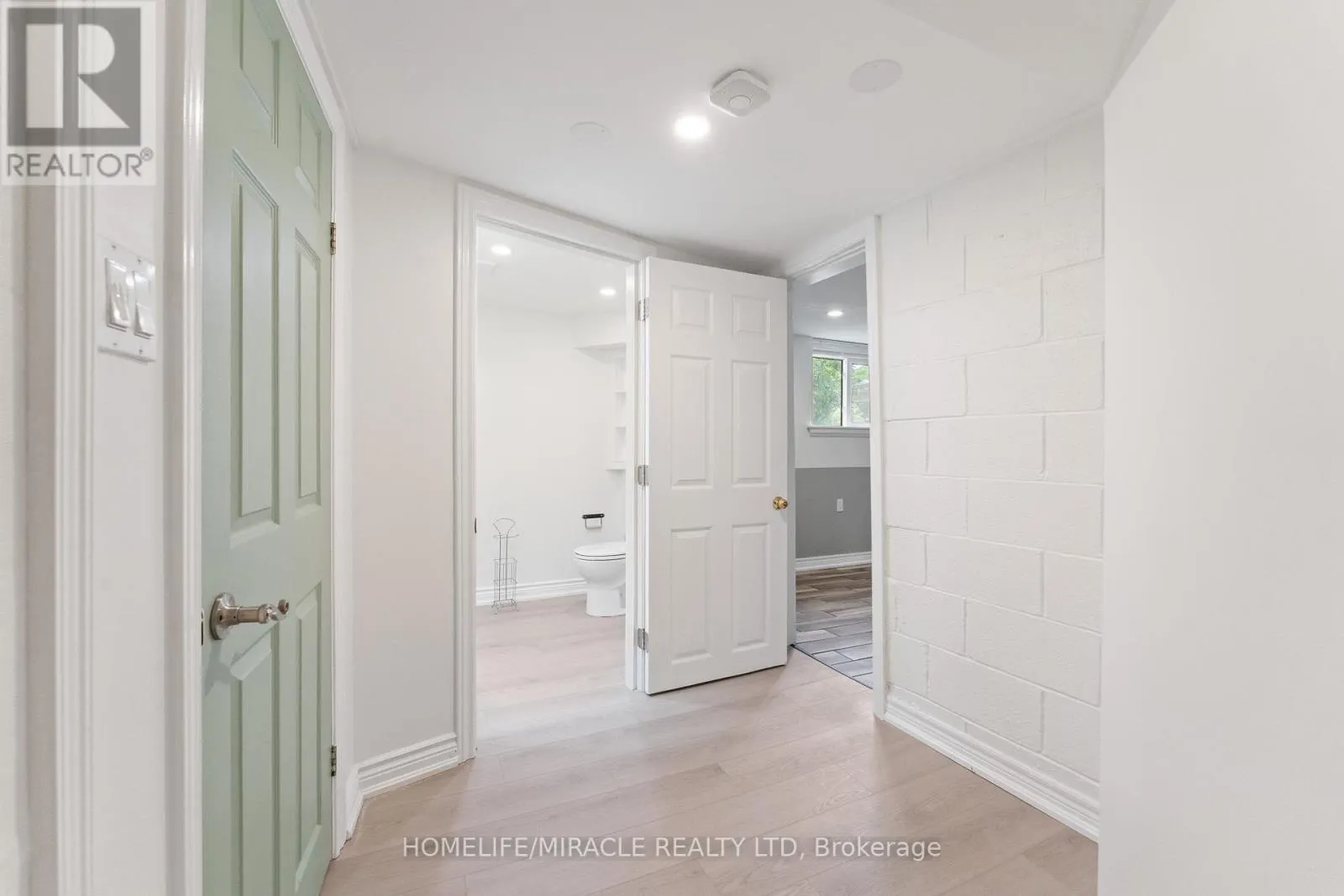 136 MOHAWK ROAD